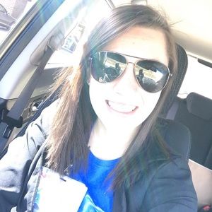 Meet your Posher, Ashley